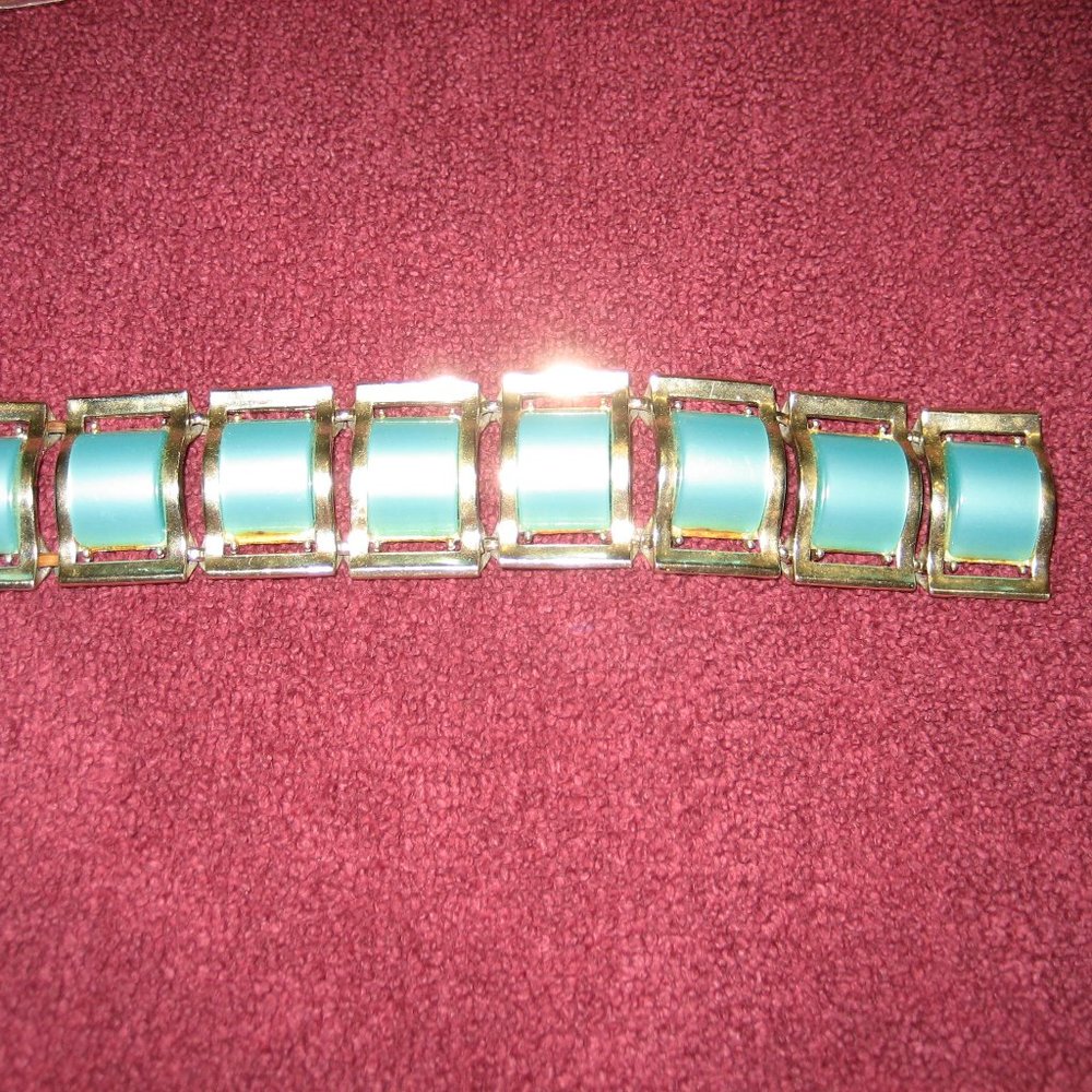 vintage 1950's turquoise thermoset bracelet, 7"l